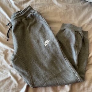 EUC Nike Men’s Sweats Size L